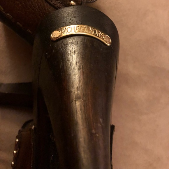 MK MICHAEL KORS Brown Pebble Leather Mules Clogs w/ Wooden Heel & Tassels Sz 6.5 - Picture 9 of 10